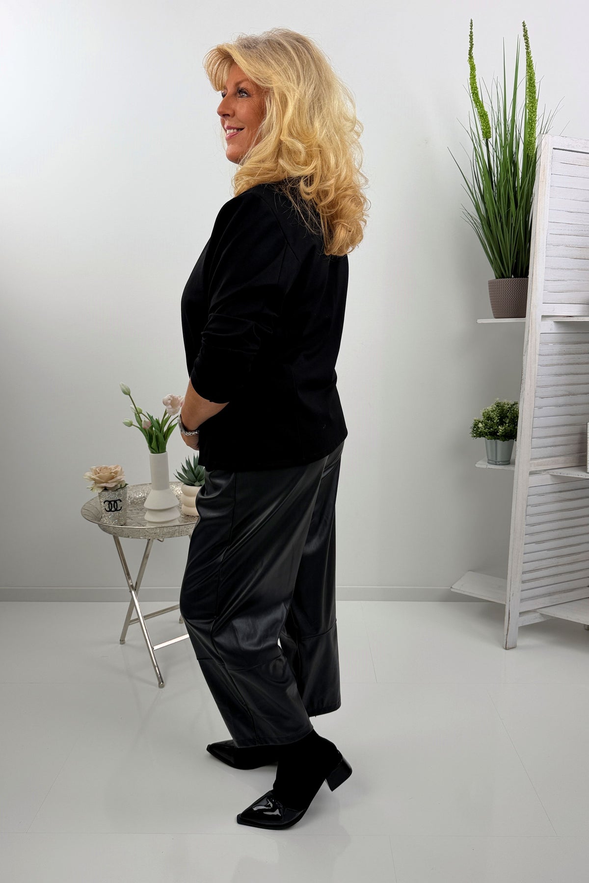 Moderner Blazer in Schwarz (38-42/44)