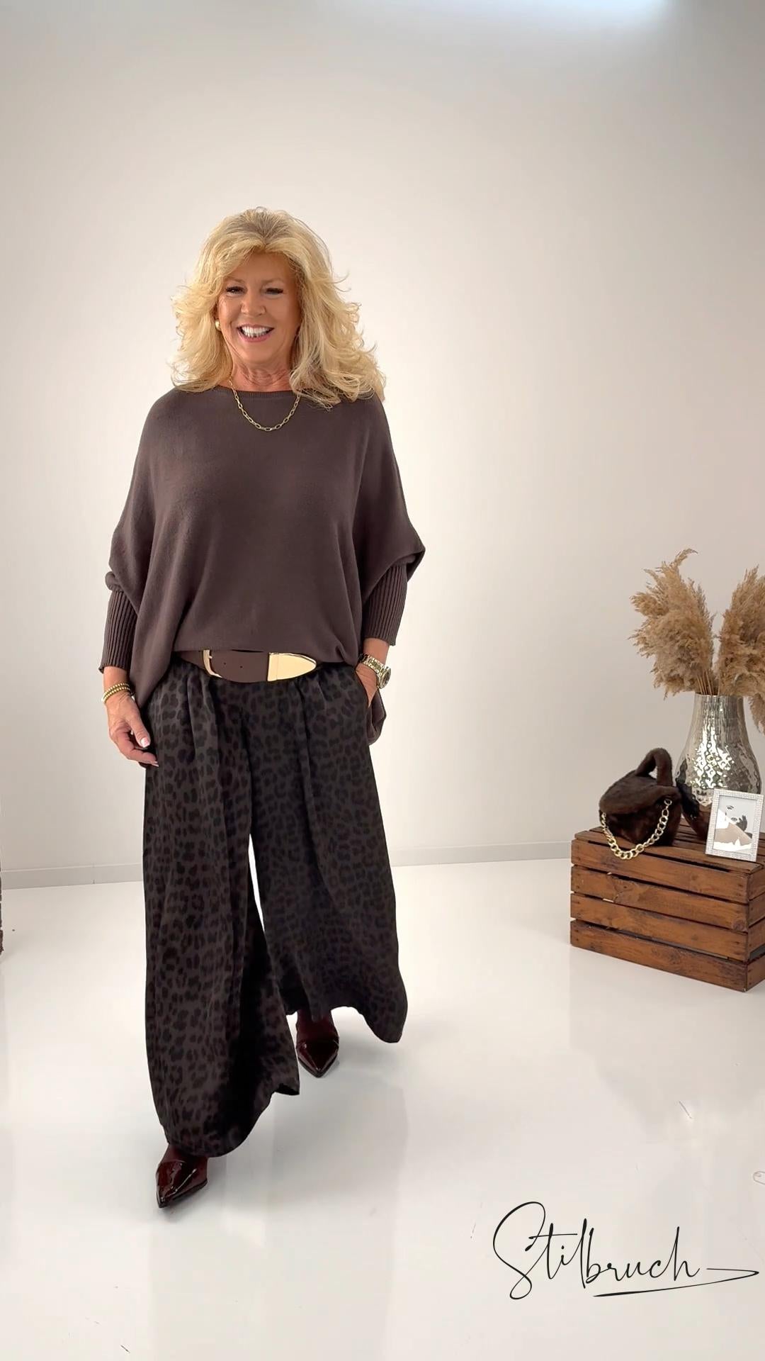 Marlene Hose in Chocolate mit Leo (38-44)