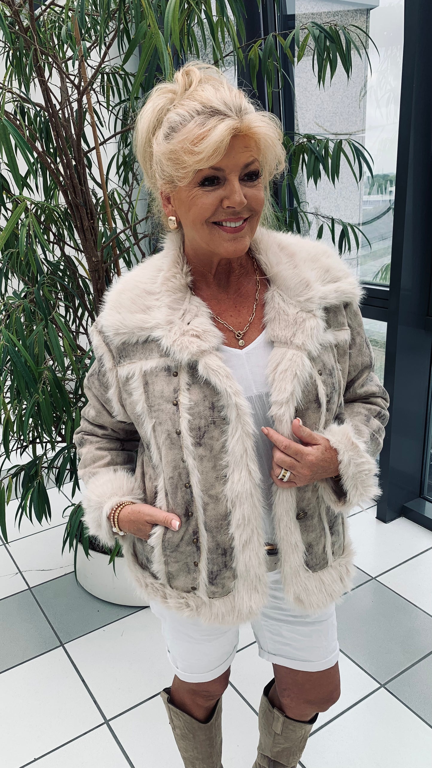 Jeans-Pelz-Jacke in Beige (38-42+)