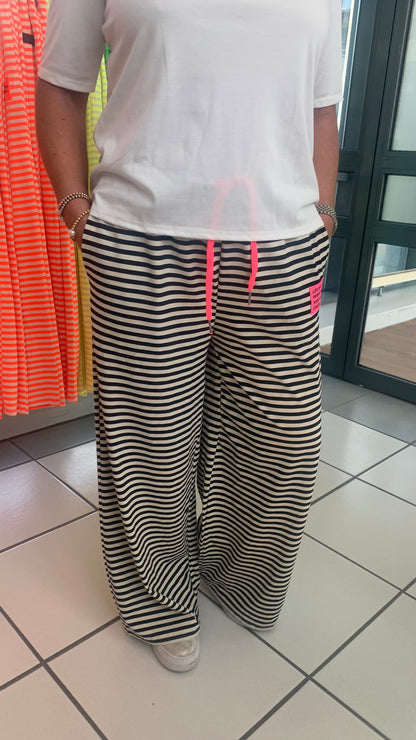 Marlenehose schwarz gestreift (38-44)