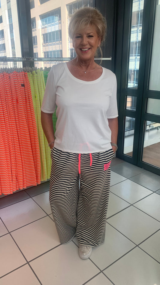 Marlenehose schwarz gestreift (38-44)