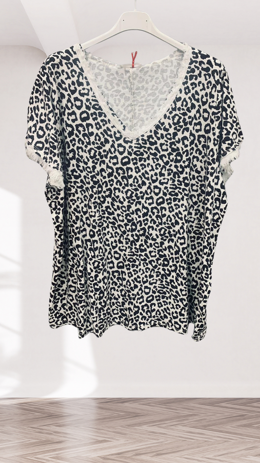 T-Shirt in Leo Schwarz-Weiß (38-42)
