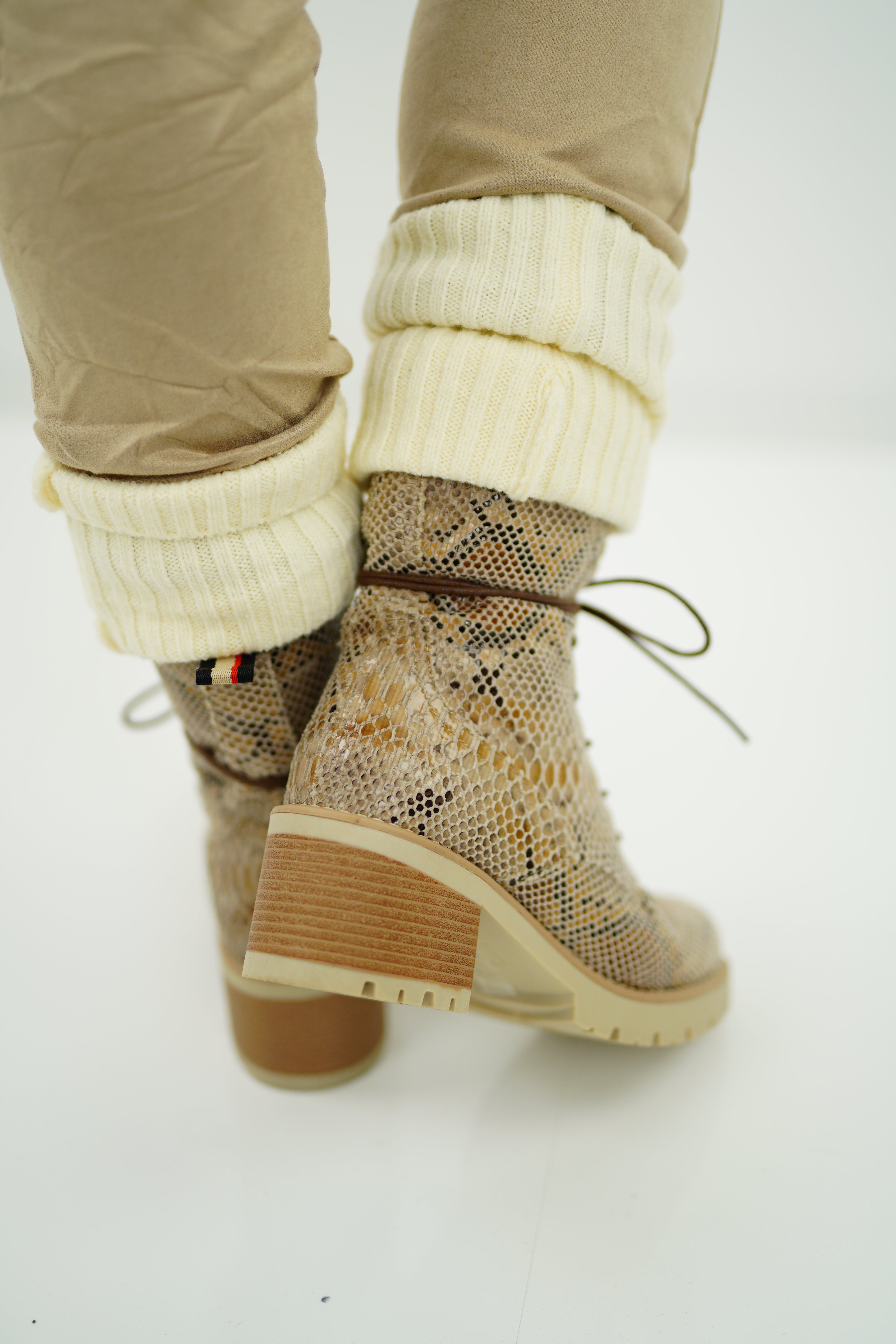 Winterschuh Boot "Snake" beige