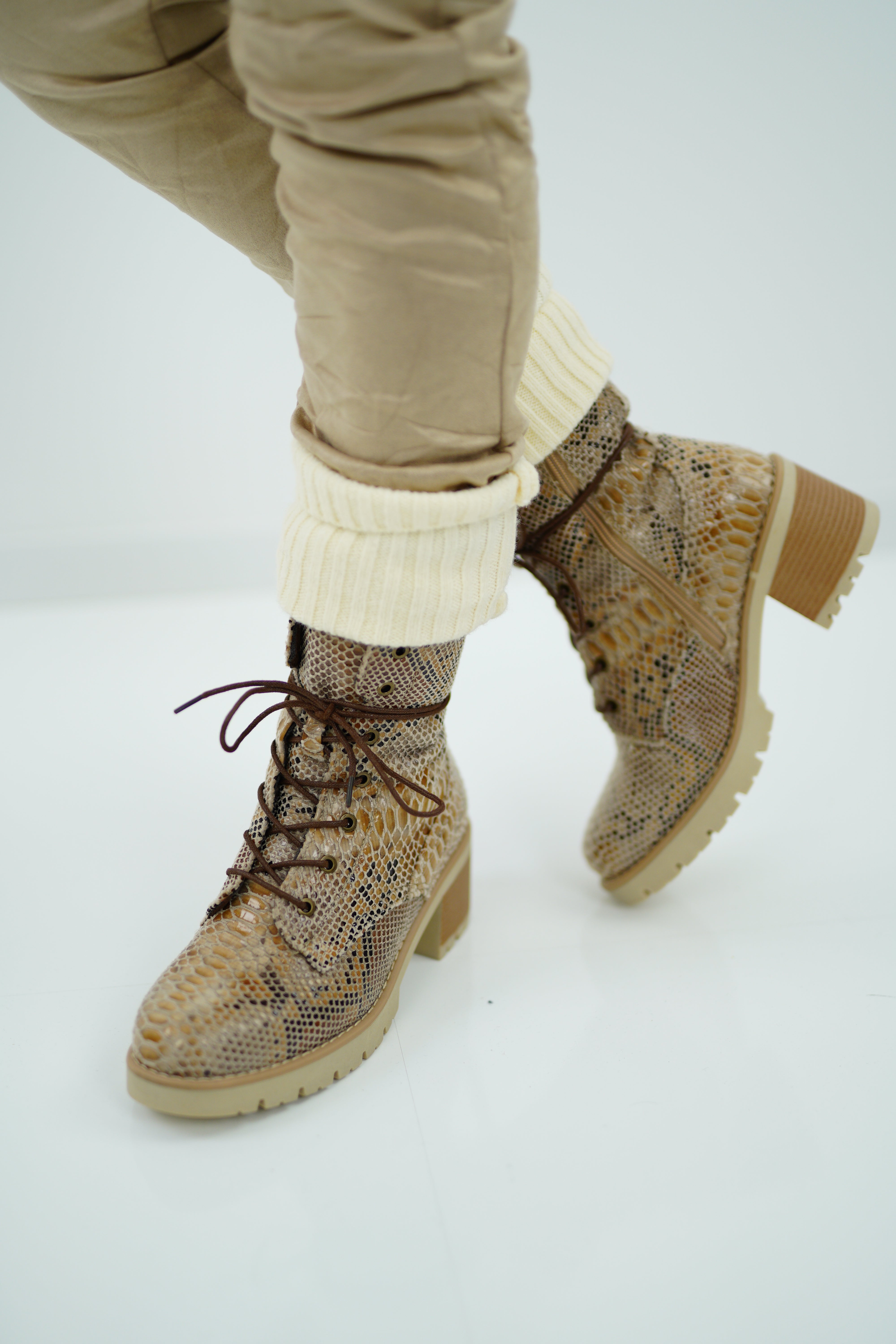 Winterschuh Boot "Snake" beige